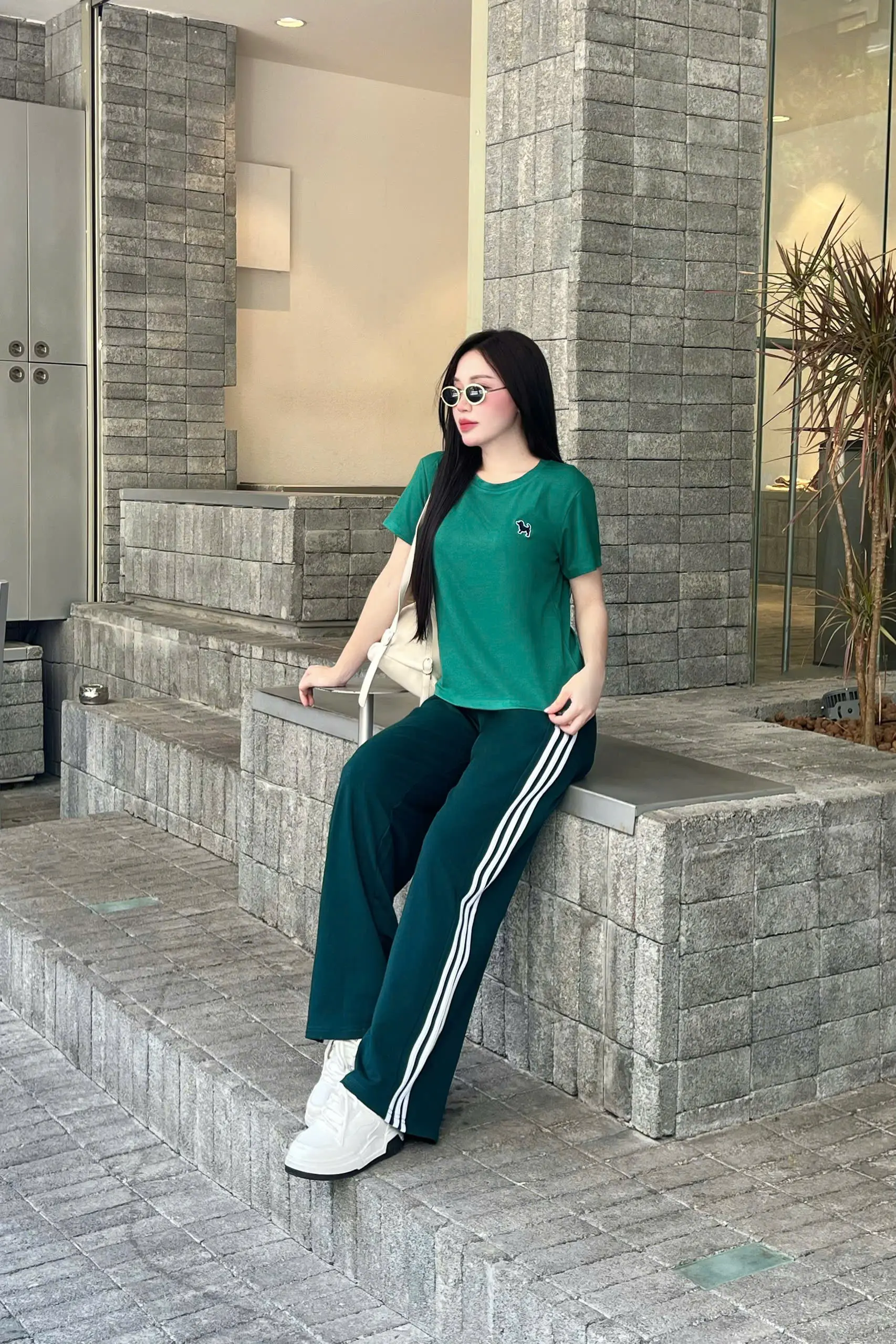 SET DÀI THỂ THAO ÁO RIP LỤA THÊU CÚN QUẦN DÀI ỐNG SUÔNG KHÁNH LA